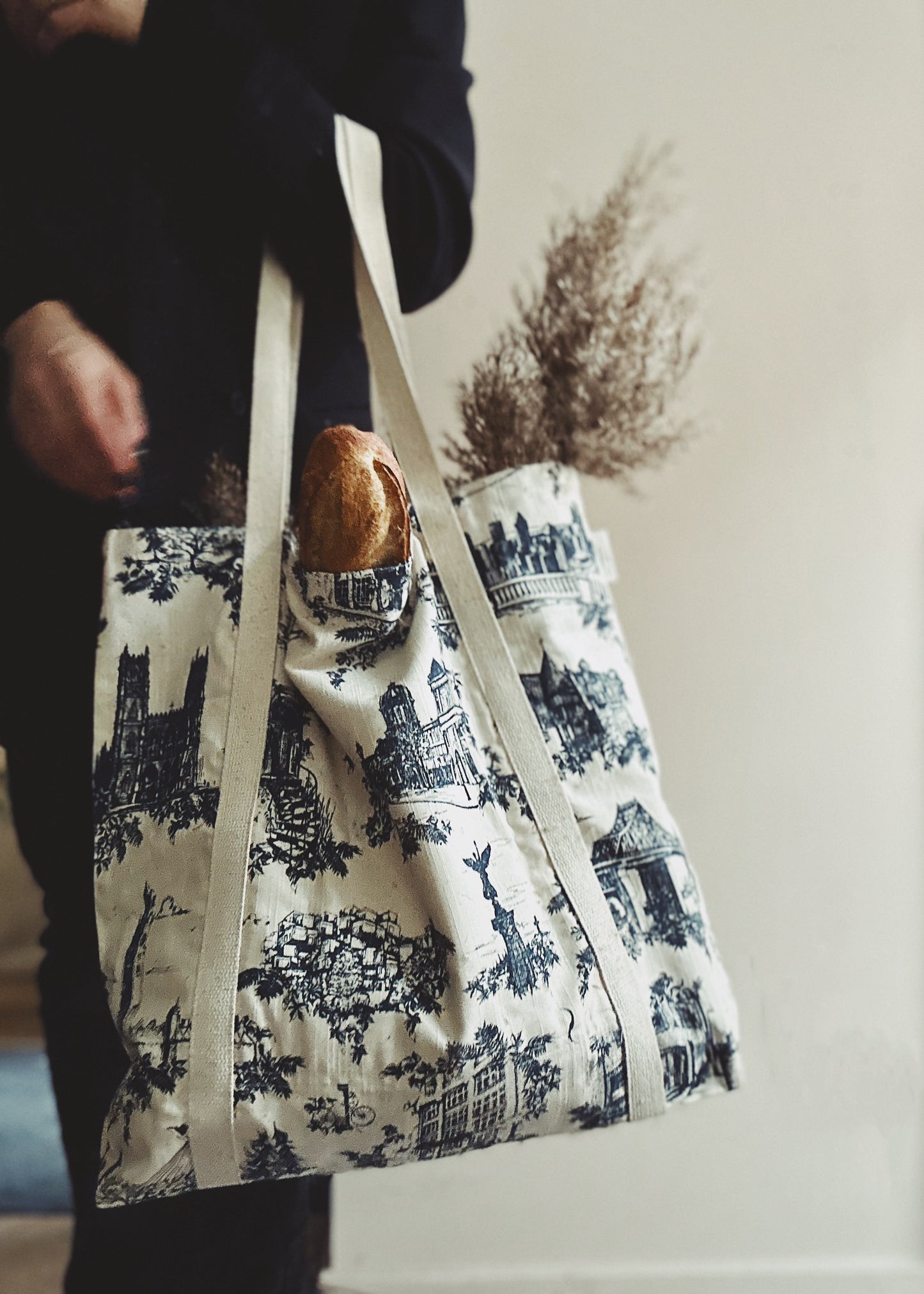 Tote bag